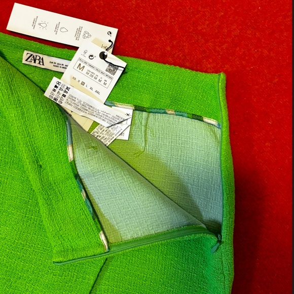 Zara neon green boucle buttoned textured mini skirt NWT - Picture 7 of 11